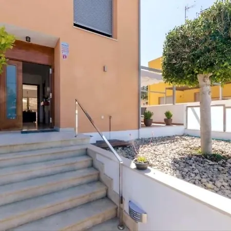 別荘 Splendida House Mit Privatem Pool Fusslaeufig Zum Strand